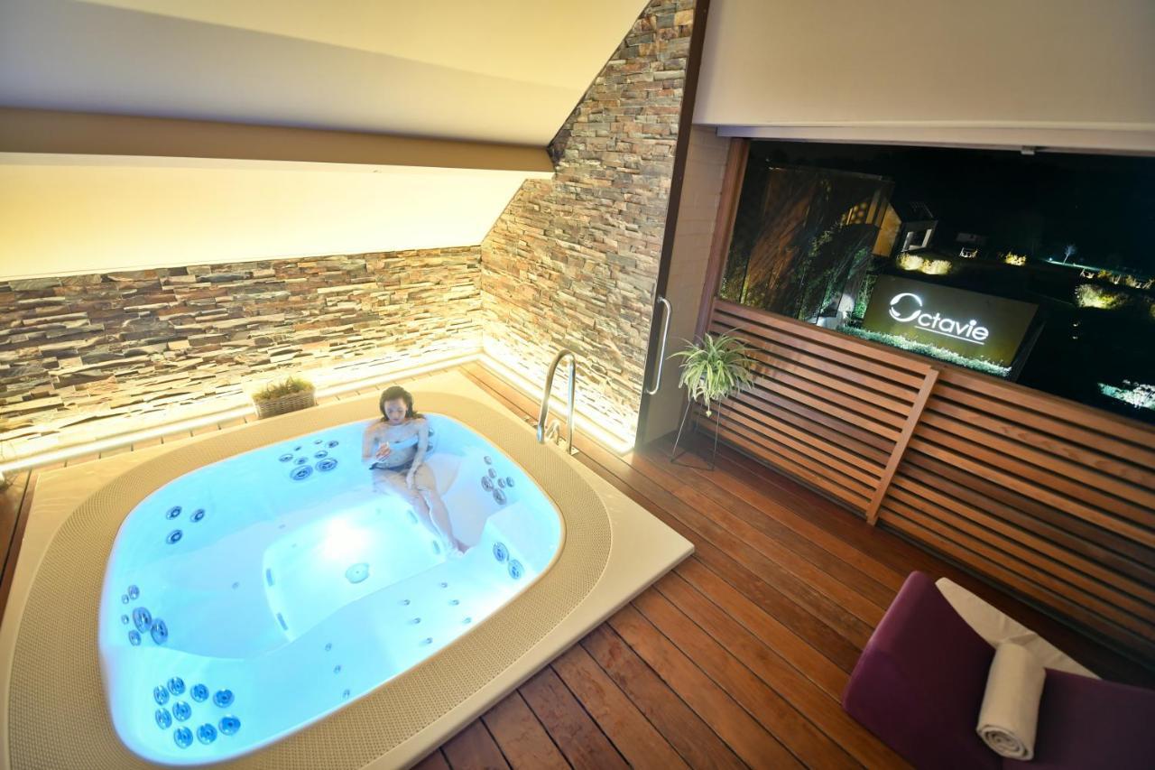 Octavie - Suite De Luxe A Tournai Avec Piscine Privee, Jacuzzi, Sauna Et Hammam Exteriör bild