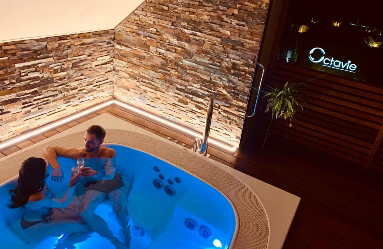 Octavie - Suite De Luxe A Tournai Avec Piscine Privee, Jacuzzi, Sauna Et Hammam Exteriör bild