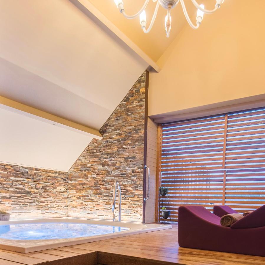 Octavie - Suite De Luxe A Tournai Avec Piscine Privee, Jacuzzi, Sauna Et Hammam Exteriör bild